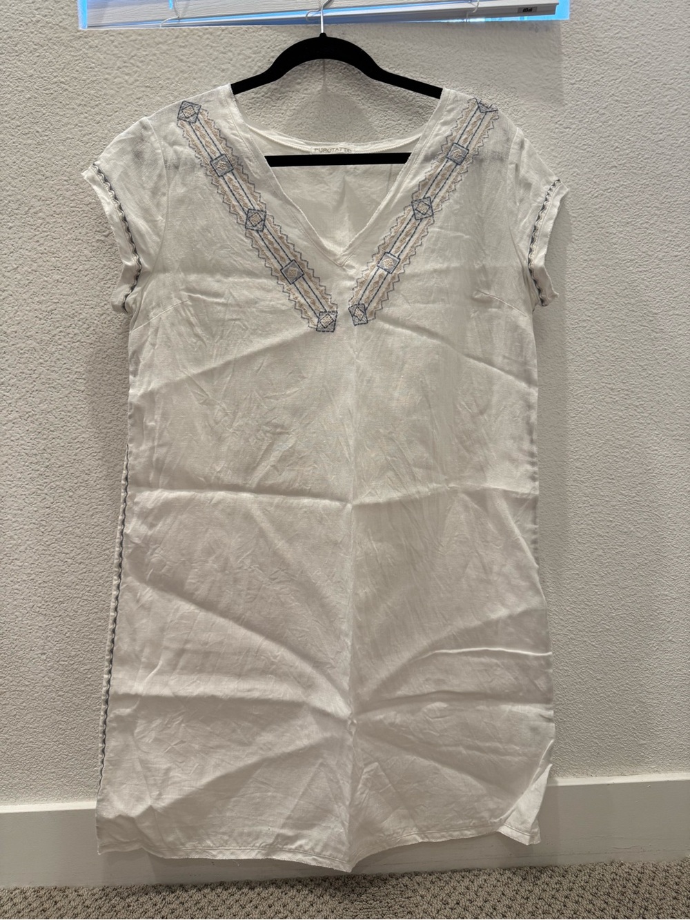 Purotatto shift flax dress in white with embroidered trim